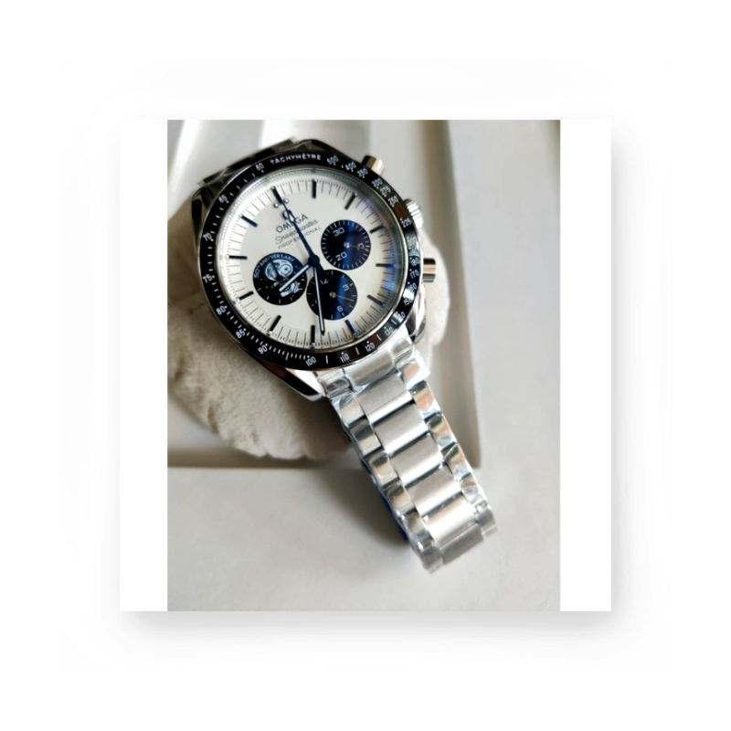 Omega OM-08 Speedmaster Anniversary Series Snoopy ângulo 4