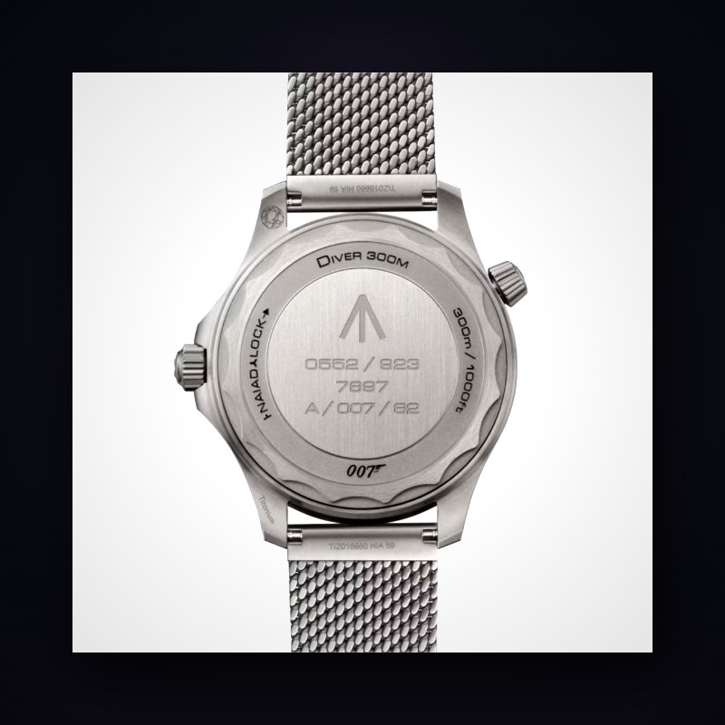Omega Seamaster Titanium 300 James Bond 007 ângulo 4